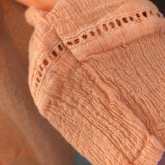 Bandolino tunic top in peach with beautiful embroidered design sizeXL - Picture 3 of 9